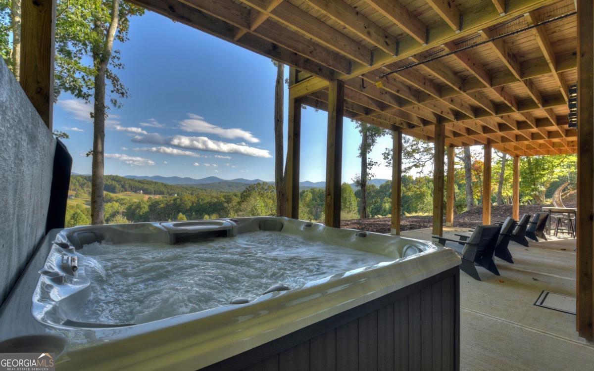 Morganton, Georgia, 30560, United States, 3 Bedrooms Bedrooms, ,4 BathroomsBathrooms,Residential,Active,2010579