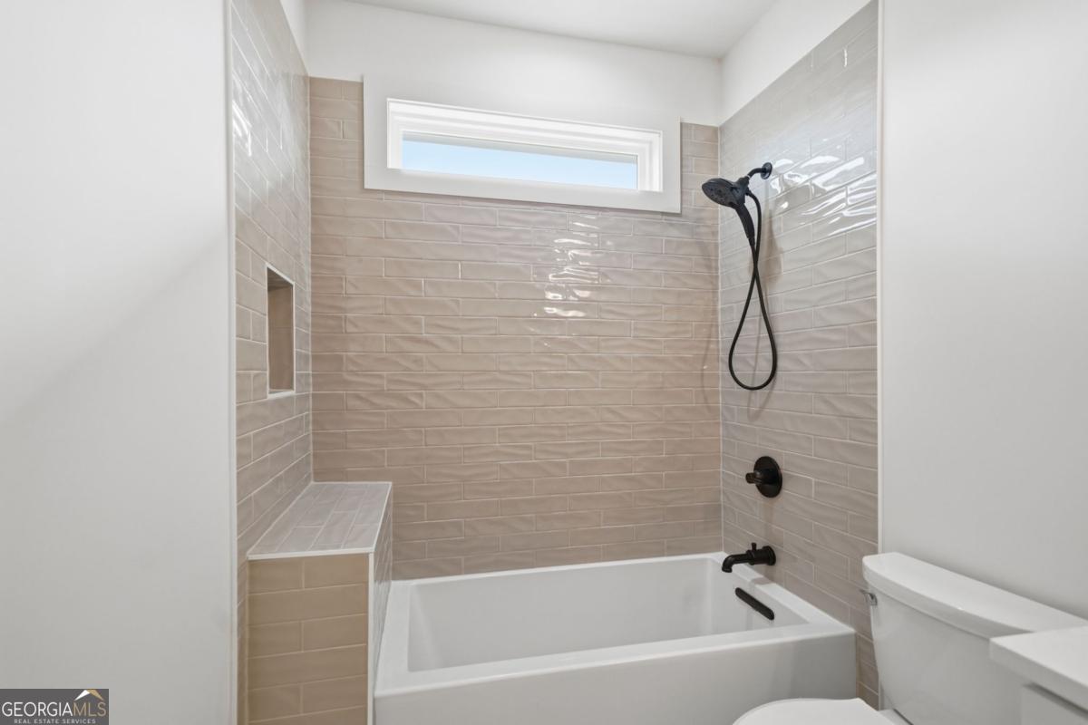 Canton, Georgia, 30115, United States, 5 Bedrooms Bedrooms, ,4 BathroomsBathrooms,Residential,Active,2002329