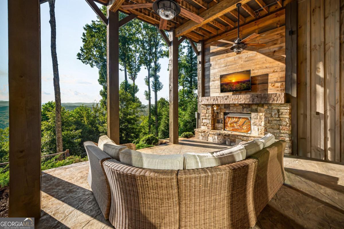 Blue Ridge, Georgia, 30513, United States, 4 Bedrooms Bedrooms, ,4 BathroomsBathrooms,Residential,Active,1905085