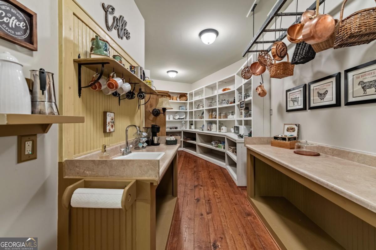 Ellijay, Georgia, 30536, United States, ,4 BathroomsBathrooms,Residential,Active,1806919