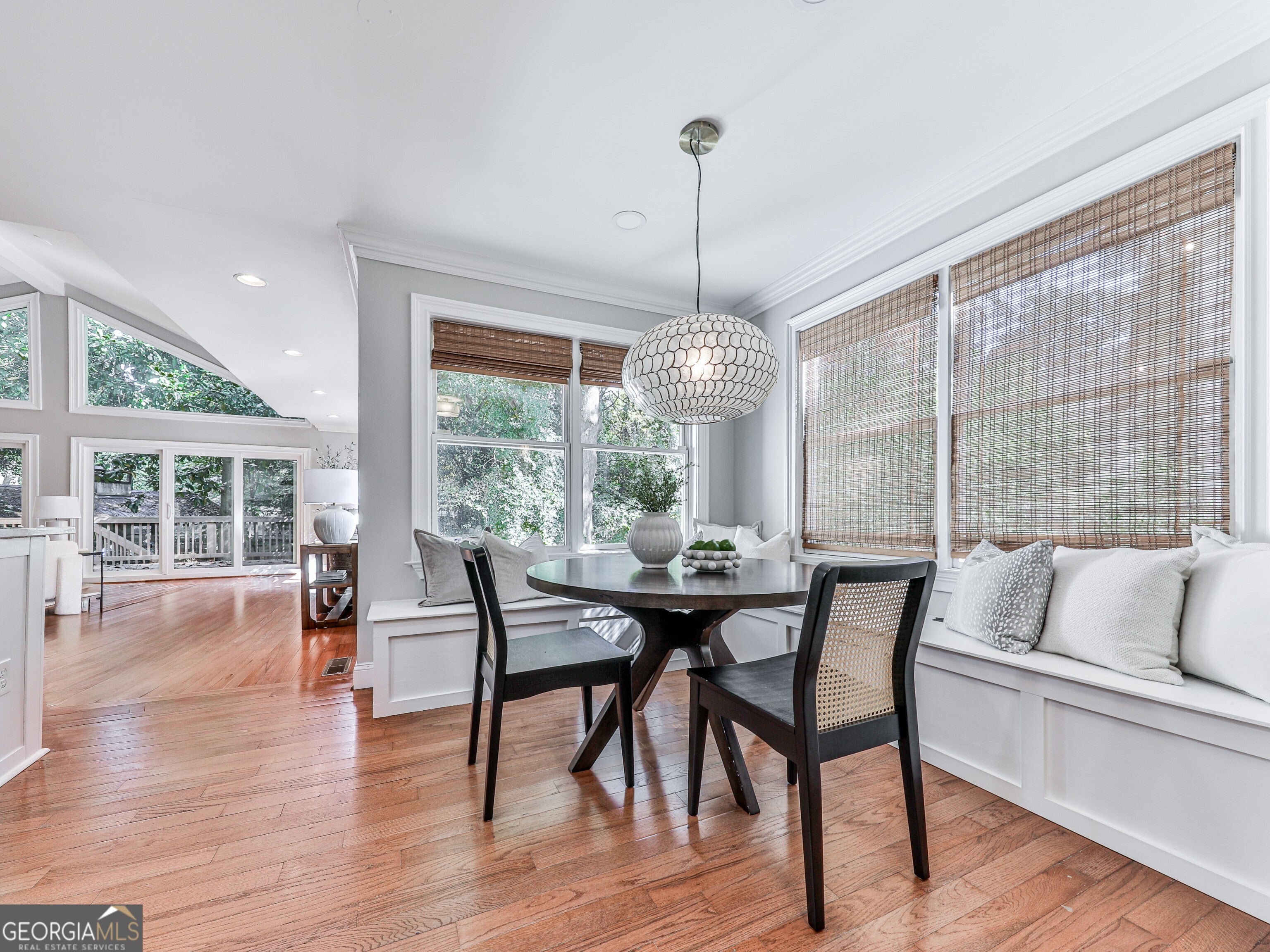 Atlanta, Georgia, 30305, United States, 5 Bedrooms Bedrooms, ,6 BathroomsBathrooms,Residential,Active,1988420