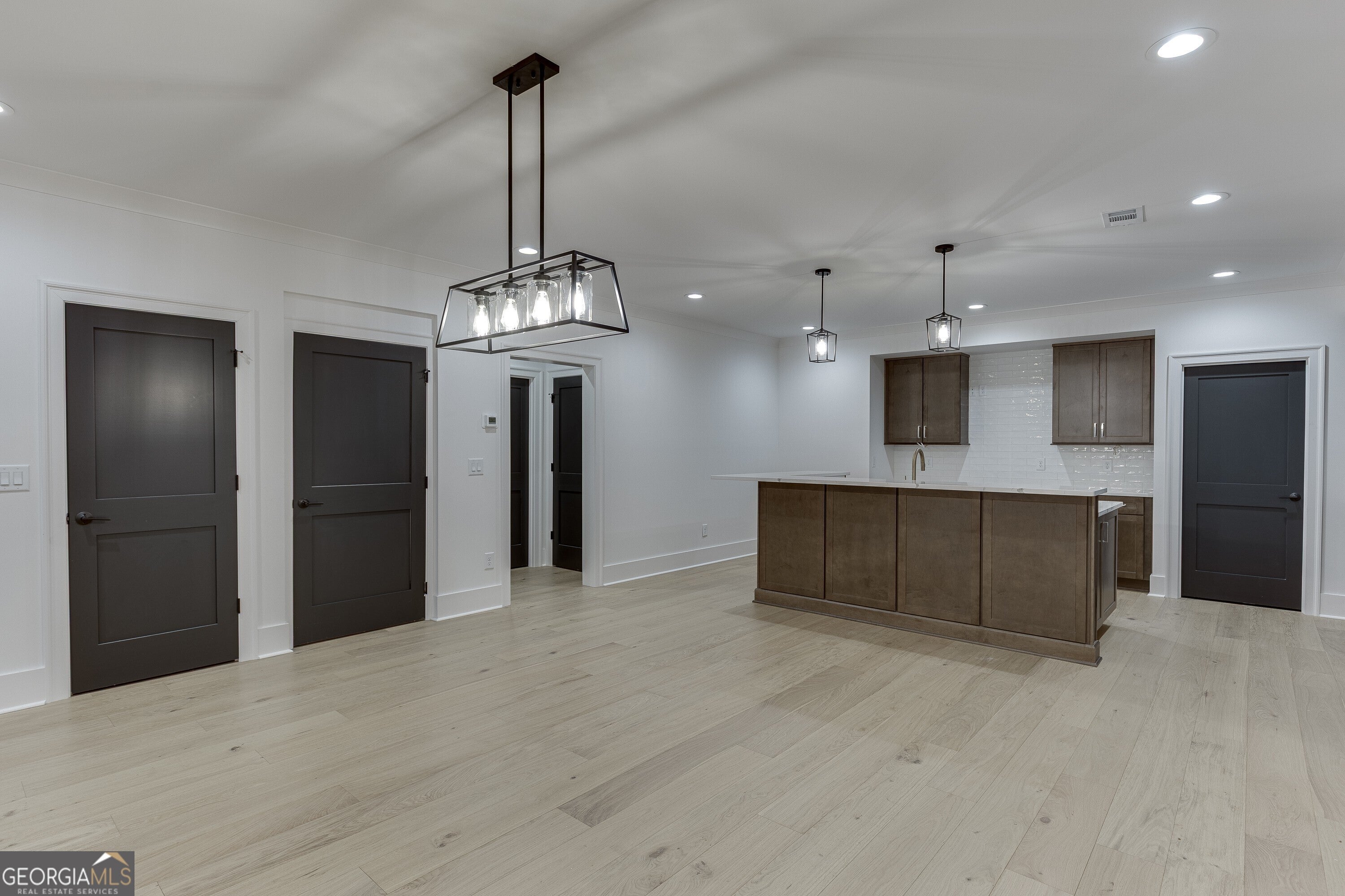 Flowery Branch, Georgia, 30542, United States, 4 Bedrooms Bedrooms, ,6 BathroomsBathrooms,Residential,Active,1999906