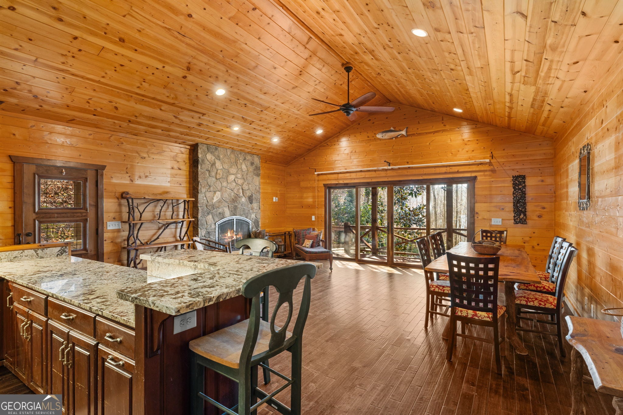 Clarkesville, Georgia, 30523, United States, 3 Bedrooms Bedrooms, ,4 BathroomsBathrooms,Residential,Active,2007020