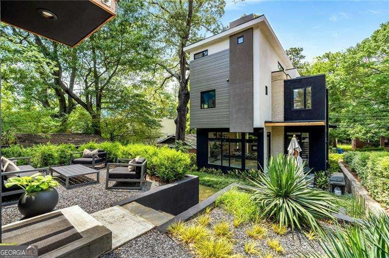 Atlanta, Georgia, 30306, United States, 4 Bedrooms Bedrooms, ,4 BathroomsBathrooms,Residential,Active,1828965