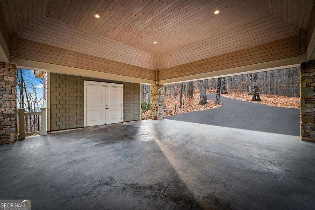 Murphy, North Carolina, 28906, United States, 5 Bedrooms Bedrooms, ,6 BathroomsBathrooms,Residential,Active,2001080