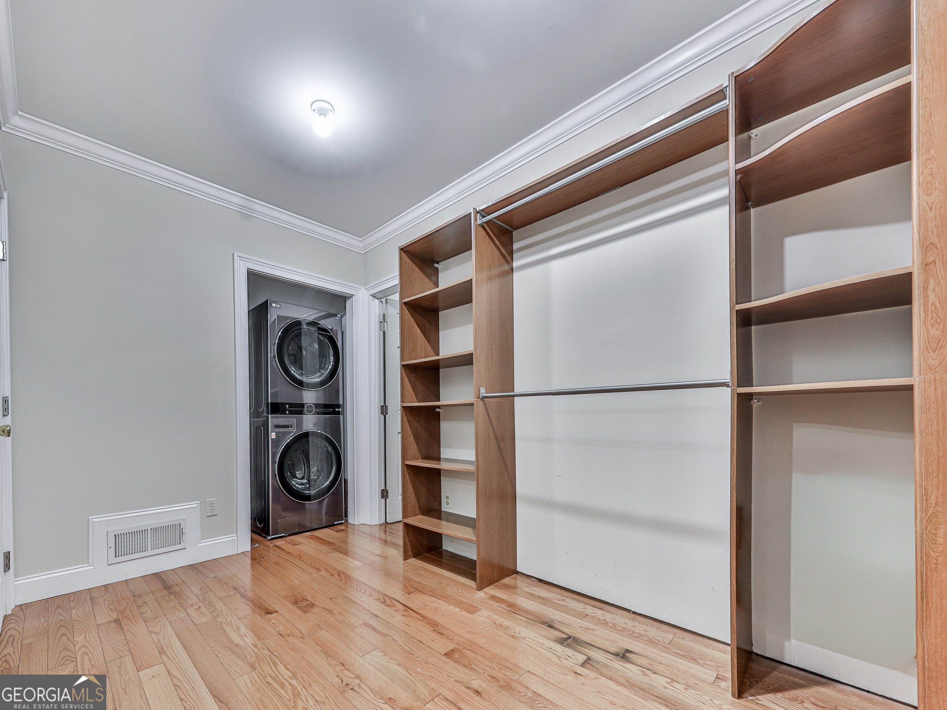 Atlanta, Georgia, 30305, United States, 5 Bedrooms Bedrooms, ,6 BathroomsBathrooms,Residential,Active,1988420