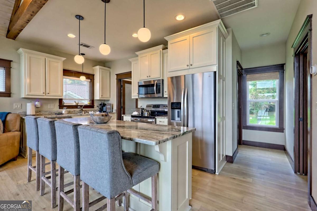Hiawassee, Georgia, 30546, United States, 2 Bedrooms Bedrooms, ,3 BathroomsBathrooms,Residential,Active,1914779