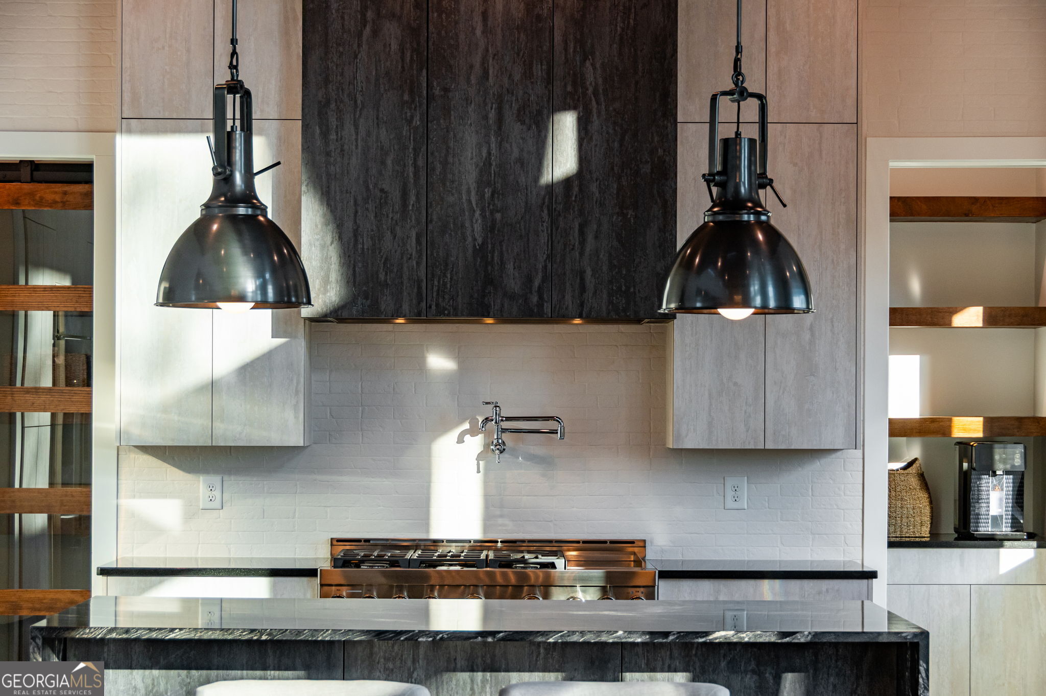 Ellijay, Georgia, 30540, United States, 4 Bedrooms Bedrooms, ,3 BathroomsBathrooms,Residential,Active,1986866