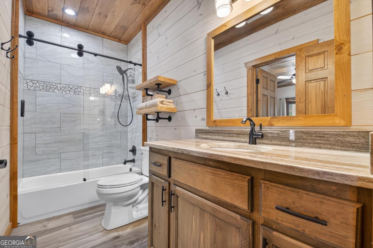 Morganton, Georgia, 30560, United States, 4 Bedrooms Bedrooms, ,4 BathroomsBathrooms,Residential,Active,1853343