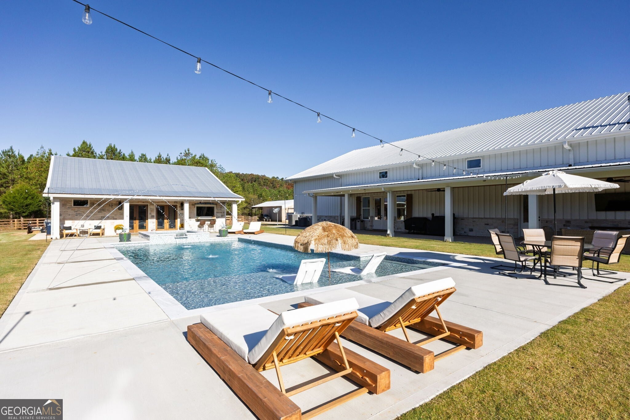 Rydal, Georgia, 30171, United States, 5 Bedrooms Bedrooms, ,5 BathroomsBathrooms,Residential,Active,1987251