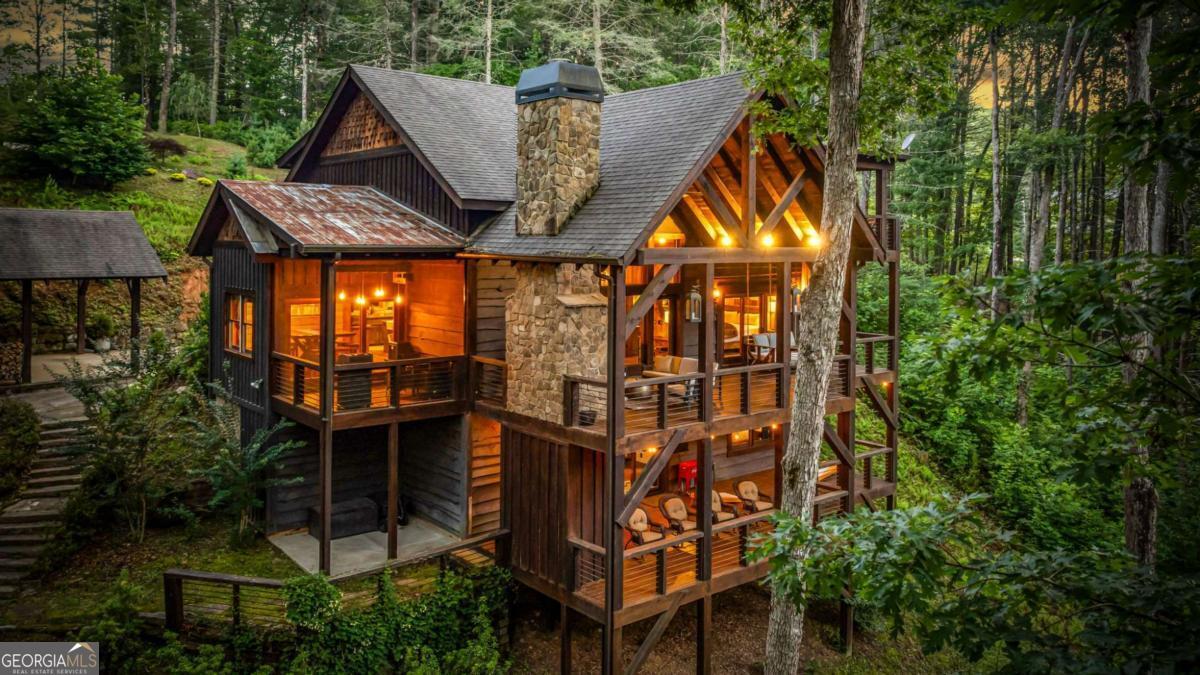 Blue Ridge, Georgia, 30513, United States, 3 Bedrooms Bedrooms, ,5 BathroomsBathrooms,Residential,Active,1973533 Blue Ridge, Georgia, 30513, United States, 3 Bedrooms Bedrooms, ,5 BathroomsBathrooms,Residential,Active,1973533