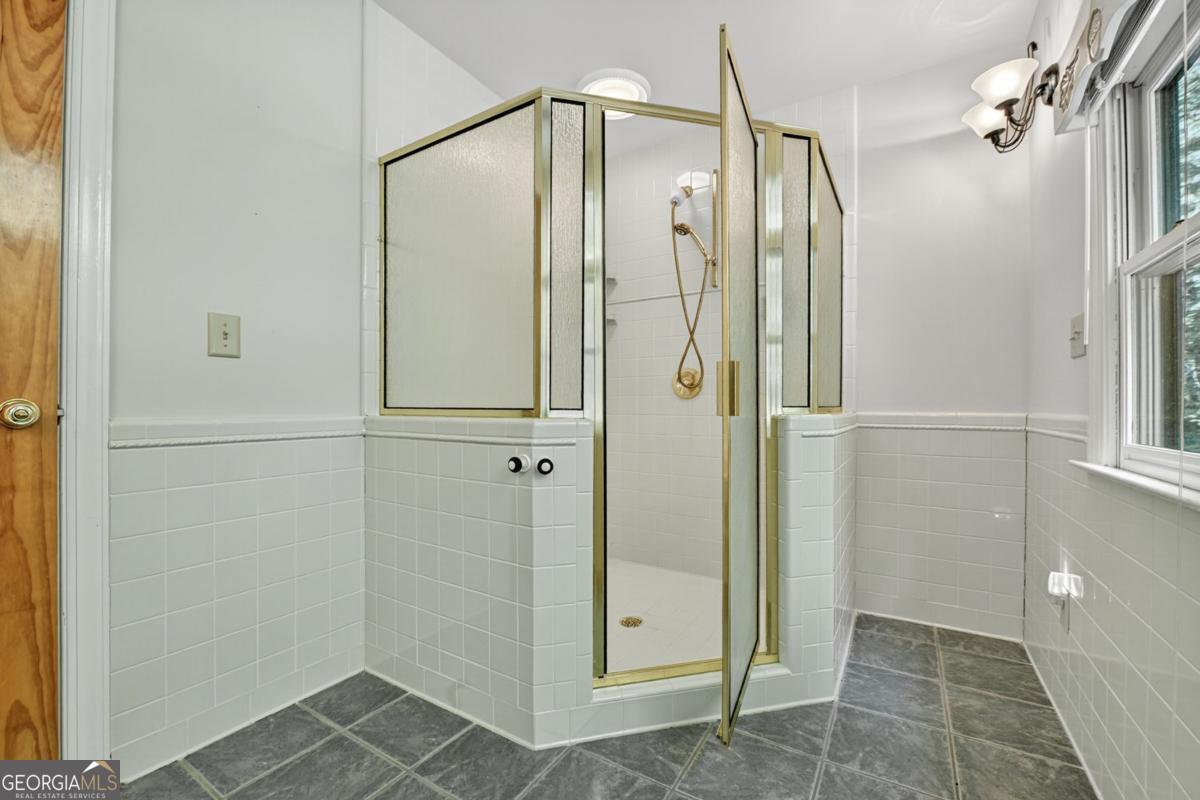 Ellijay, Georgia, 30536, United States, 3 Bedrooms Bedrooms, ,5 BathroomsBathrooms,Residential,Active,1929666
