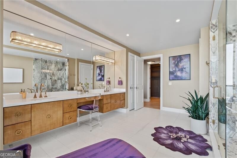 Atlanta, Georgia, 30326, United States, 2 Bedrooms Bedrooms, ,3 BathroomsBathrooms,Residential,Active,1945475