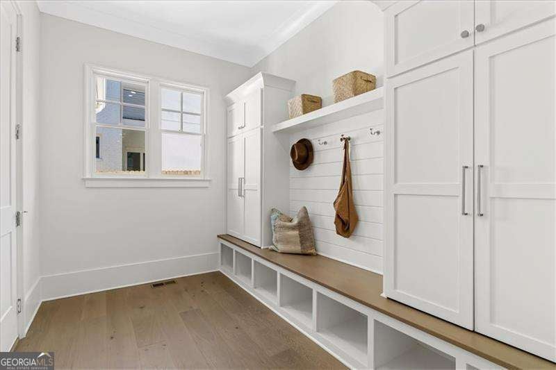 Atlanta, Georgia, 30309, United States, ,5 BathroomsBathrooms,Residential,Active,1869107