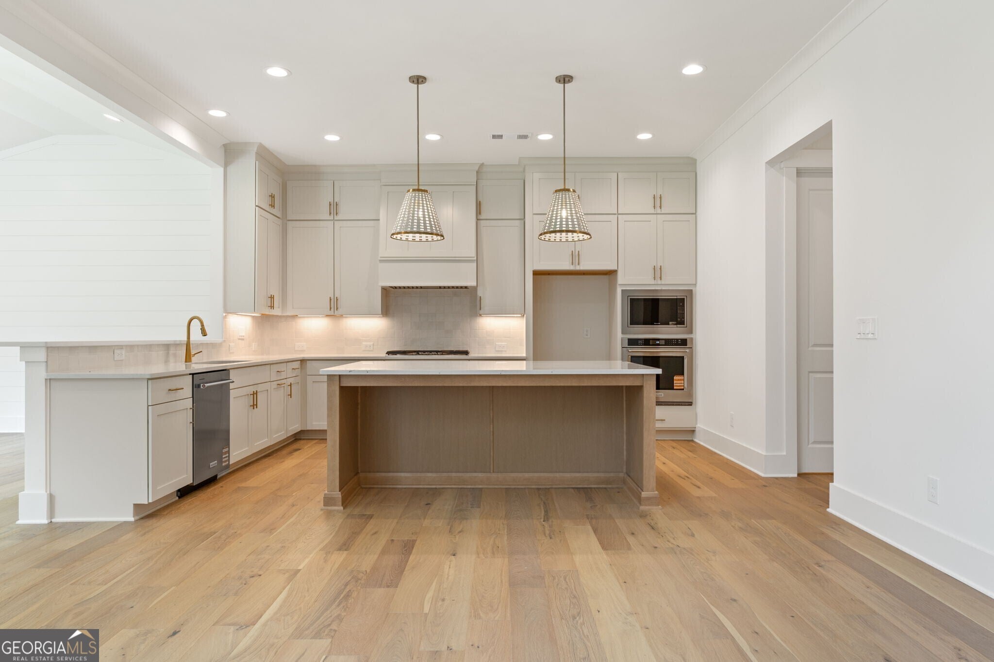 Gainesville, Georgia, 30506, United States, 4 Bedrooms Bedrooms, ,4 BathroomsBathrooms,Residential,Active,1894199