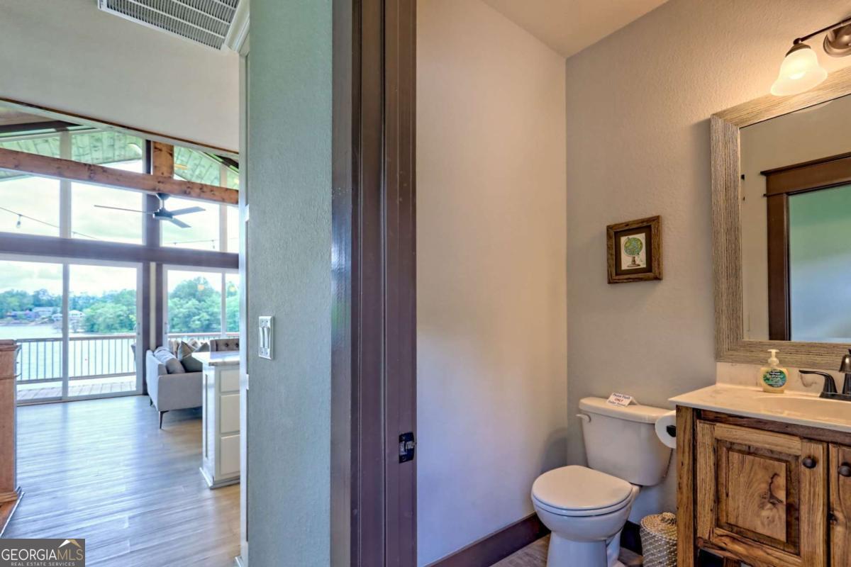 Hiawassee, Georgia, 30546, United States, 2 Bedrooms Bedrooms, ,3 BathroomsBathrooms,Residential,Active,1914779