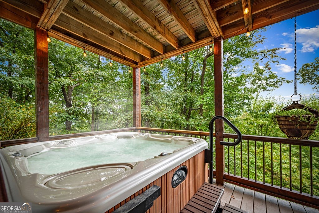 Morganton, Georgia, 30560, United States, 4 Bedrooms Bedrooms, ,5 BathroomsBathrooms,Residential,Active,1953363