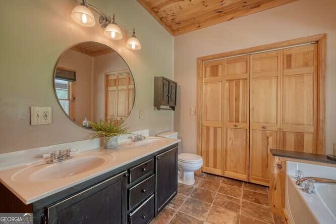 Blue Ridge, Georgia, 30513, United States, 5 Bedrooms Bedrooms, ,4 BathroomsBathrooms,Residential,Active,1922342