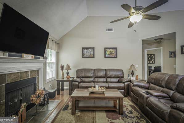 571 EARL NORTH RD, NEWNAN, GA 30263, photo 4 of 20