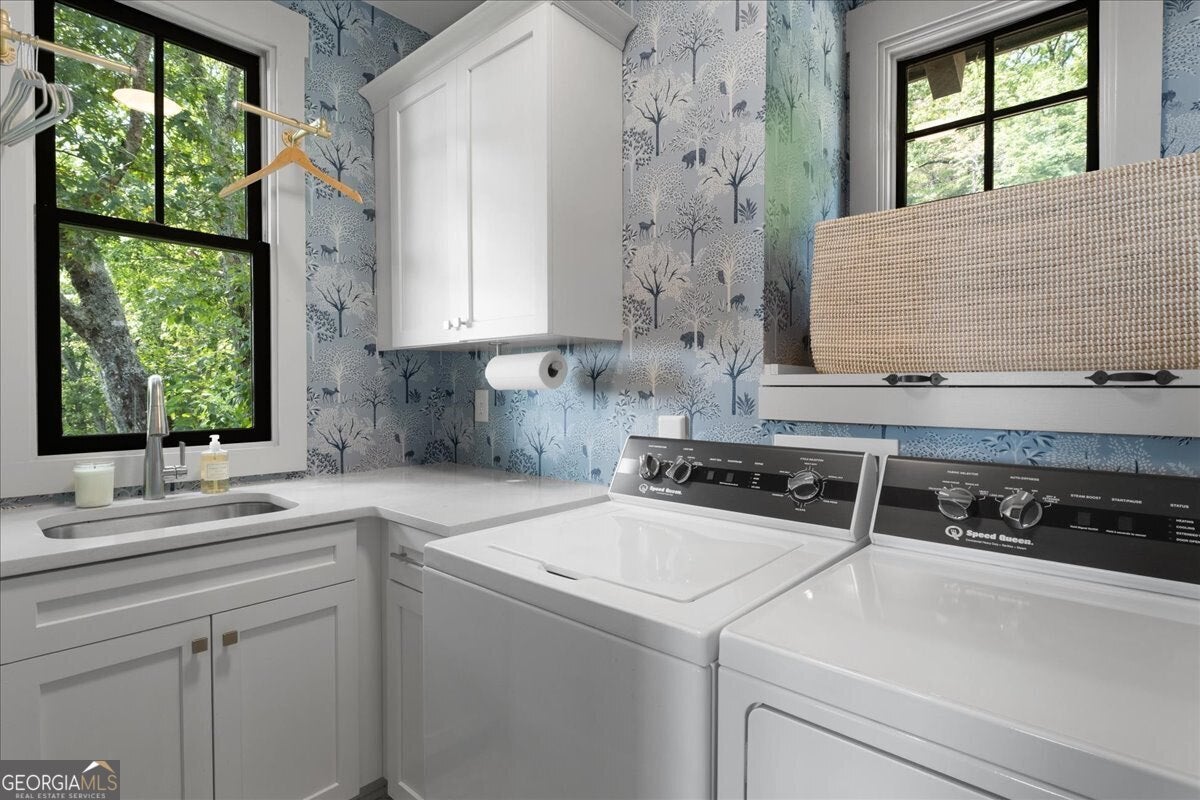 Ellijay, Georgia, 30540, United States, 5 Bedrooms Bedrooms, ,7 BathroomsBathrooms,Residential,Active,1952483