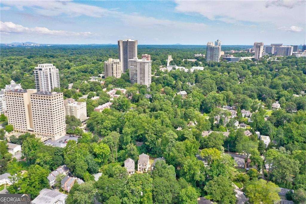 Atlanta, Georgia, 30305, United States, 6 Bedrooms Bedrooms, ,5 BathroomsBathrooms,Residential,Active,1702025