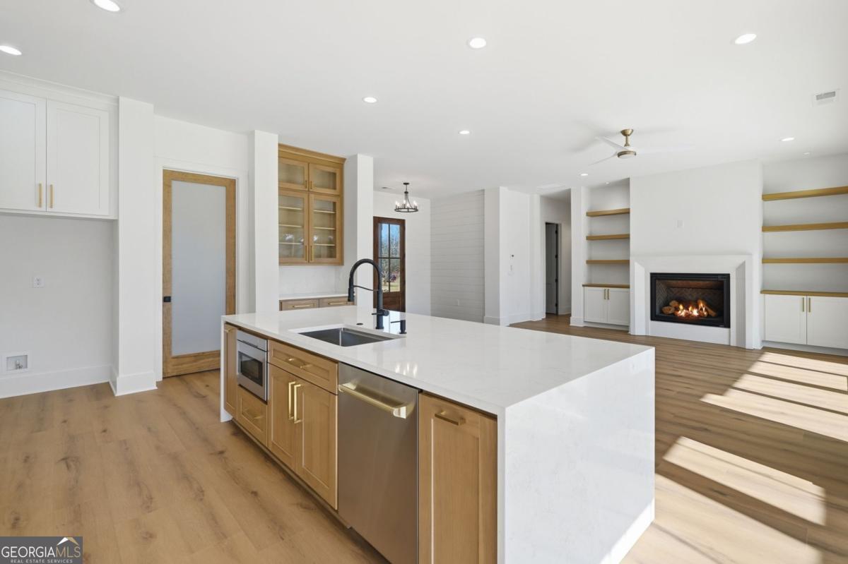 Canton, Georgia, 30115, United States, 5 Bedrooms Bedrooms, ,4 BathroomsBathrooms,Residential,Active,2002329