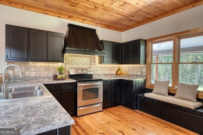 Blue Ridge, Georgia, 30513, United States, 5 Bedrooms Bedrooms, ,4 BathroomsBathrooms,Residential,Active,1922342