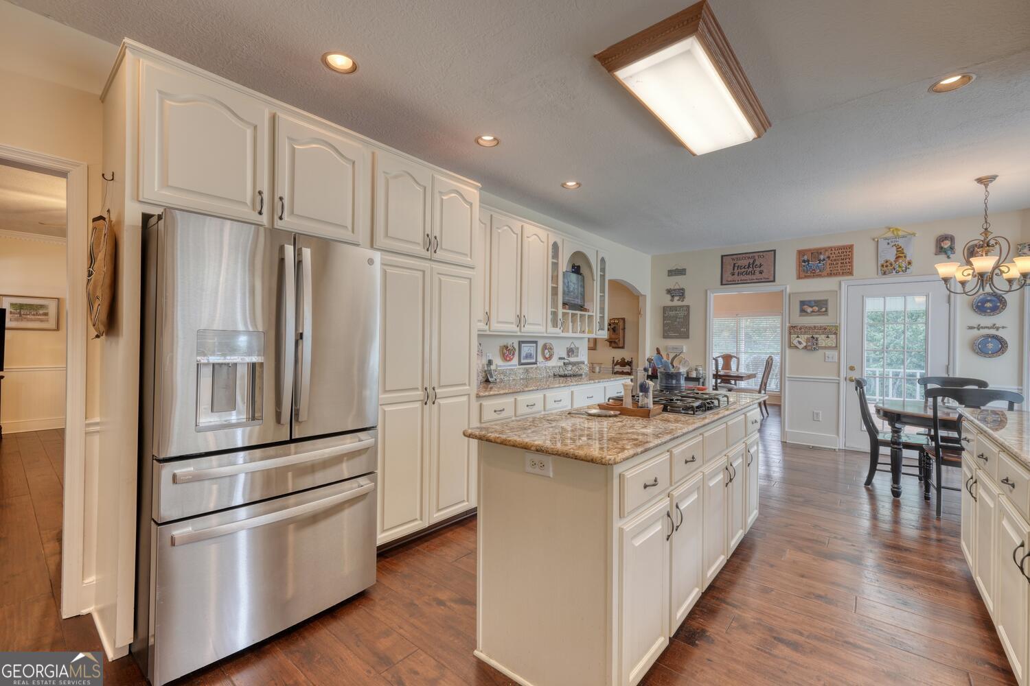 Blairsville, Georgia, 30512, United States, 4 Bedrooms Bedrooms, ,4 BathroomsBathrooms,Residential,Active,1897990