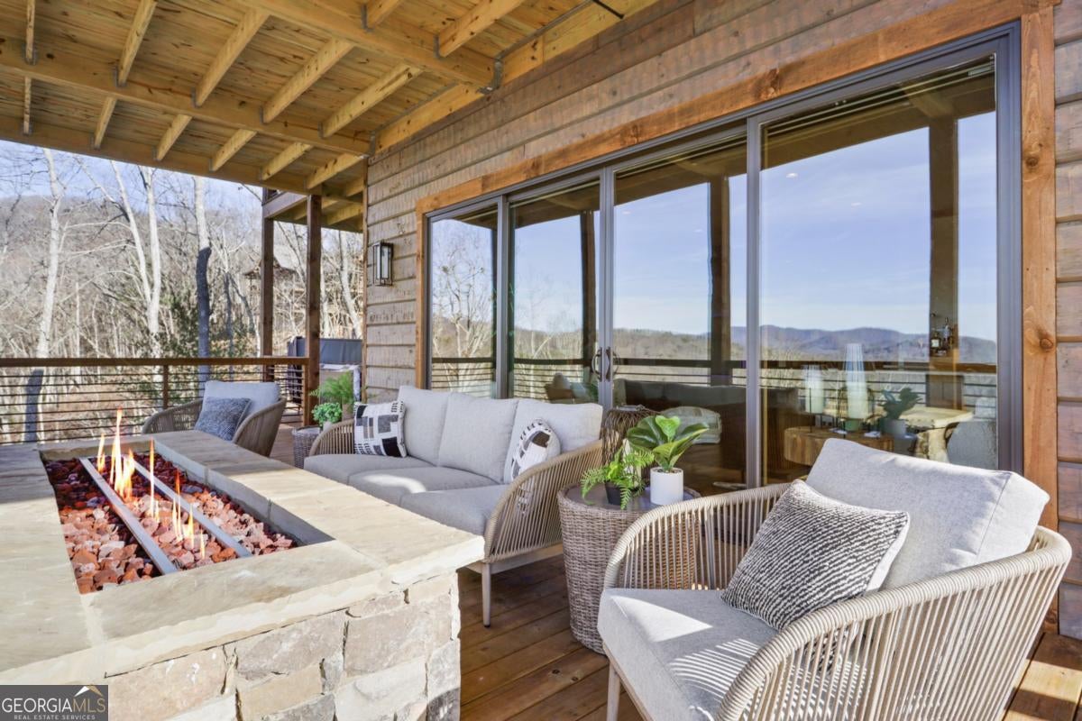 Mineral Bluff, Georgia, 30559, United States, 4 Bedrooms Bedrooms, ,4 BathroomsBathrooms,Residential,Active,1929427