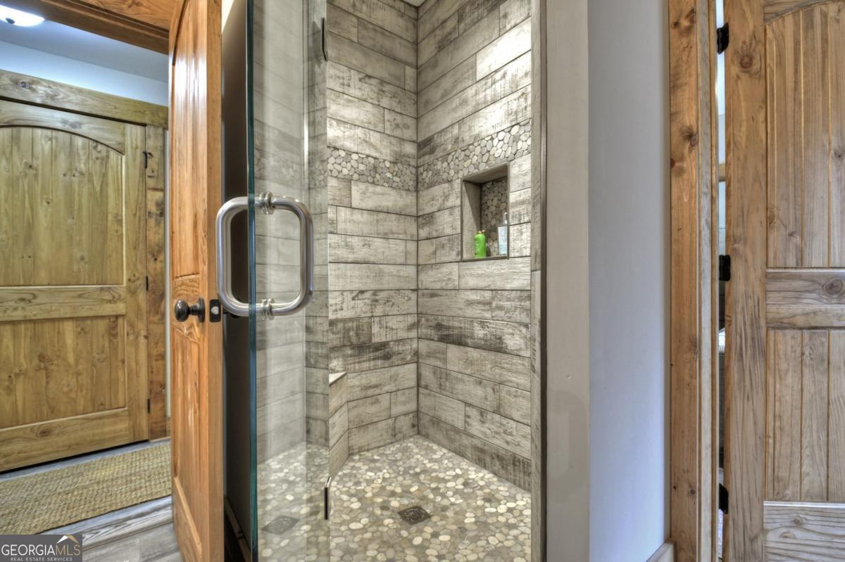 Ellijay, Georgia, 30540, United States, 5 Bedrooms Bedrooms, ,4 BathroomsBathrooms,Residential,Active,1954017