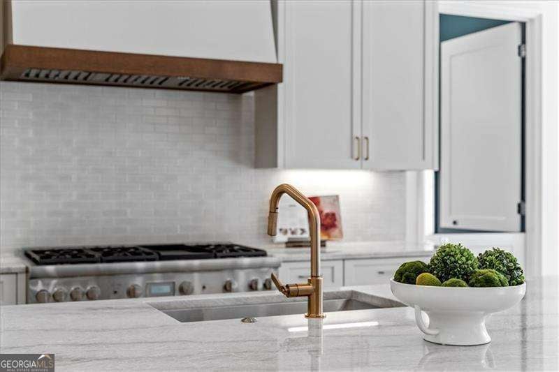 Atlanta, Georgia, 30309, United States, ,5 BathroomsBathrooms,Residential,Active,1869107