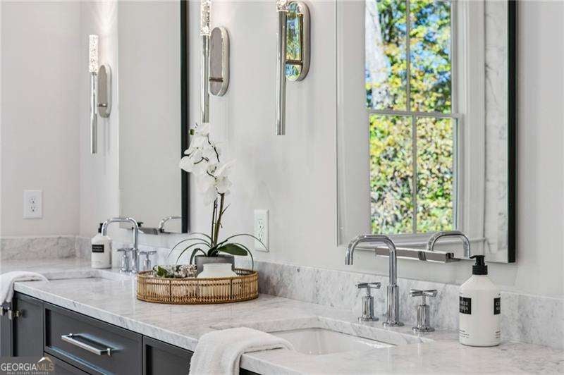 Atlanta, Georgia, 30306, United States, 6 Bedrooms Bedrooms, ,7 BathroomsBathrooms,Residential,Active,1994977