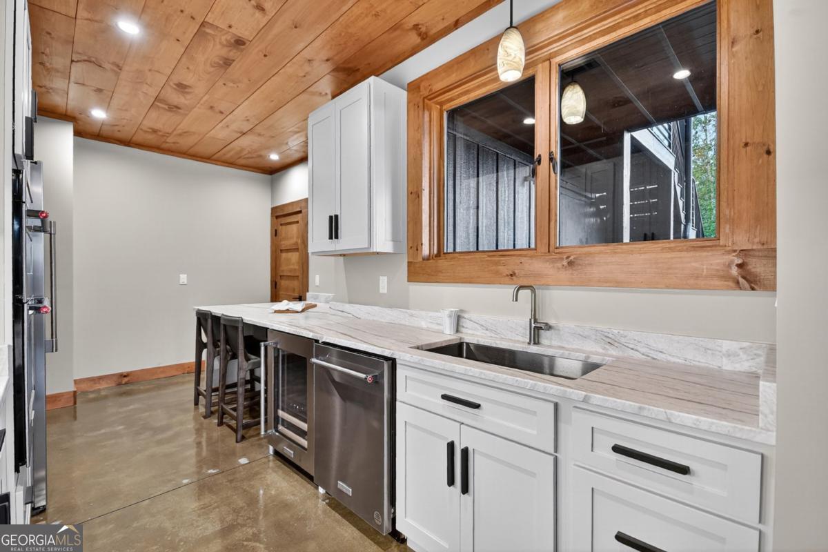 Blue Ridge, Georgia, 30513, United States, 5 Bedrooms Bedrooms, ,5 BathroomsBathrooms,Residential,Active,2003557