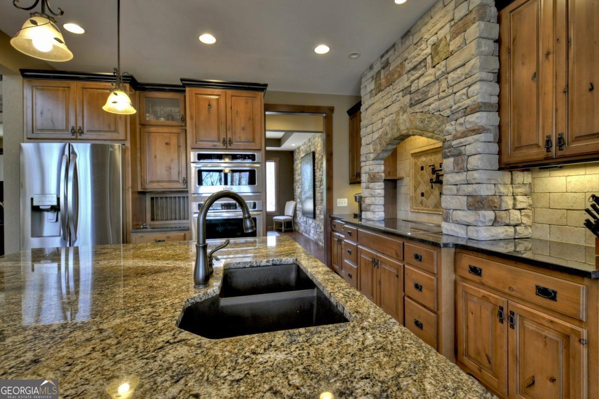 Ellijay, Georgia, 30536, United States, 5 Bedrooms Bedrooms, ,6 BathroomsBathrooms,Residential,Active,1953697