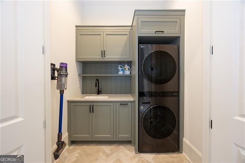 Alpharetta, Georgia, 30004, United States, 6 Bedrooms Bedrooms, ,8 BathroomsBathrooms,Residential,Active,1929430