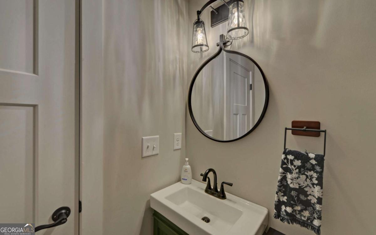 Jasper, Georgia, 30143, United States, 5 Bedrooms Bedrooms, ,5 BathroomsBathrooms,Residential,Active,1941117