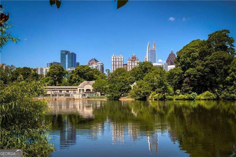 Atlanta, Georgia, 30308, United States, 4 Bedrooms Bedrooms, ,5 BathroomsBathrooms,Residential,Active,1985587