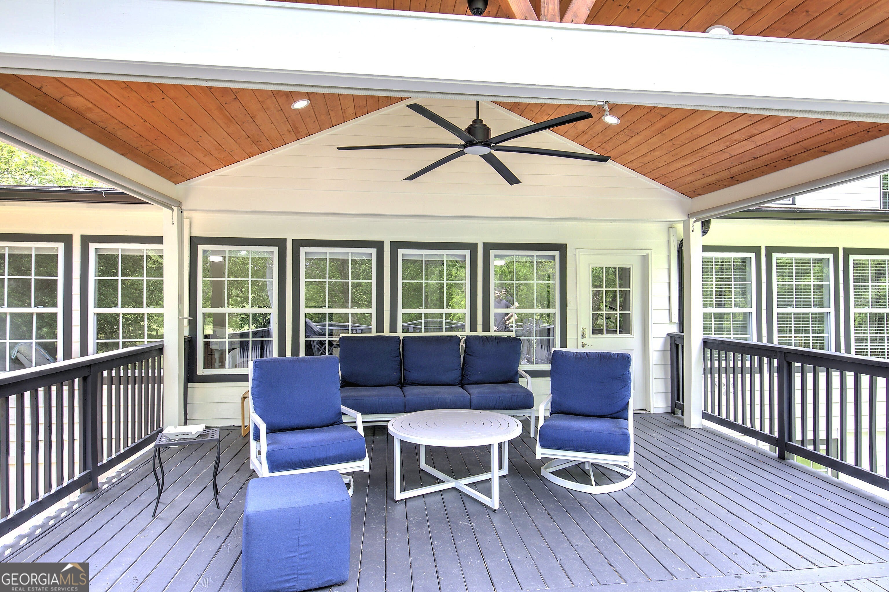 Marietta, Georgia, 30068, United States, 6 Bedrooms Bedrooms, ,5 BathroomsBathrooms,Residential,Active,2044581