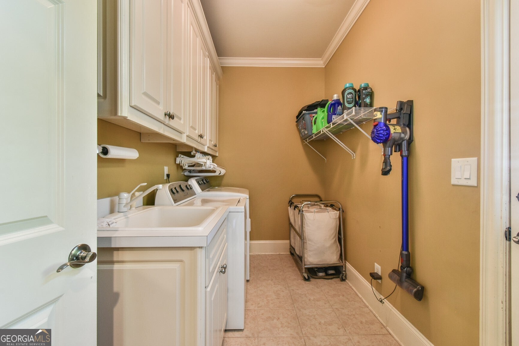 Suwanee, Georgia, 30024, United States, 5 Bedrooms Bedrooms, ,5 BathroomsBathrooms,Residential,Active,1970927