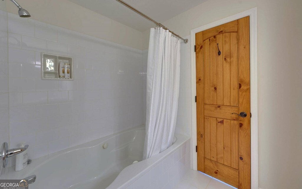 Hiawassee, Georgia, 30546, United States, 8 Bedrooms Bedrooms, ,6 BathroomsBathrooms,Residential,Active,1821963