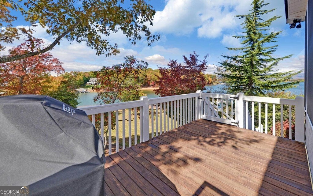 Hiawassee, Georgia, 30546, United States, 8 Bedrooms Bedrooms, ,6 BathroomsBathrooms,Residential,Active,1821963