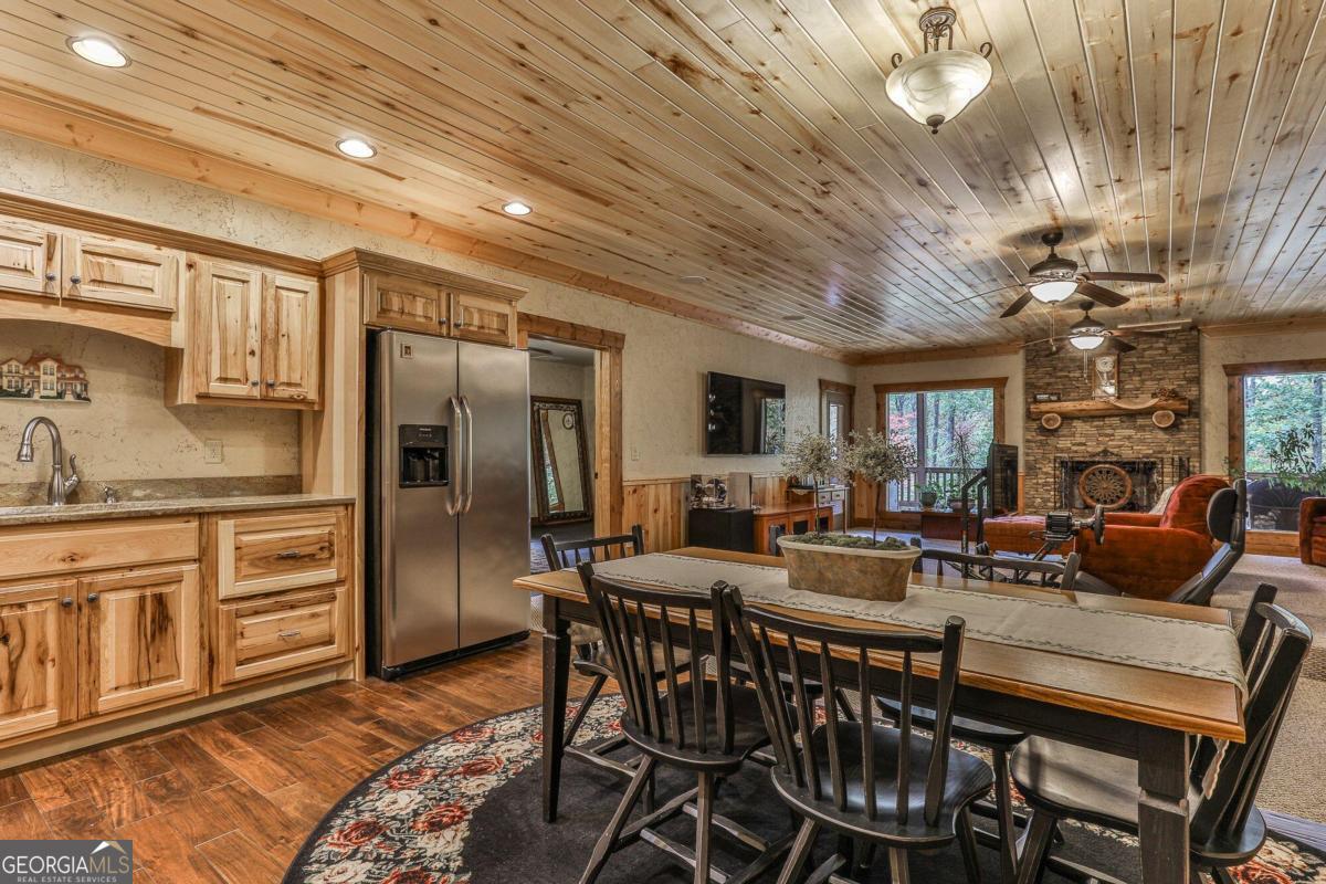Talking Rock, Georgia, 30175, United States, 5 Bedrooms Bedrooms, ,5 BathroomsBathrooms,Residential,Active,1914617