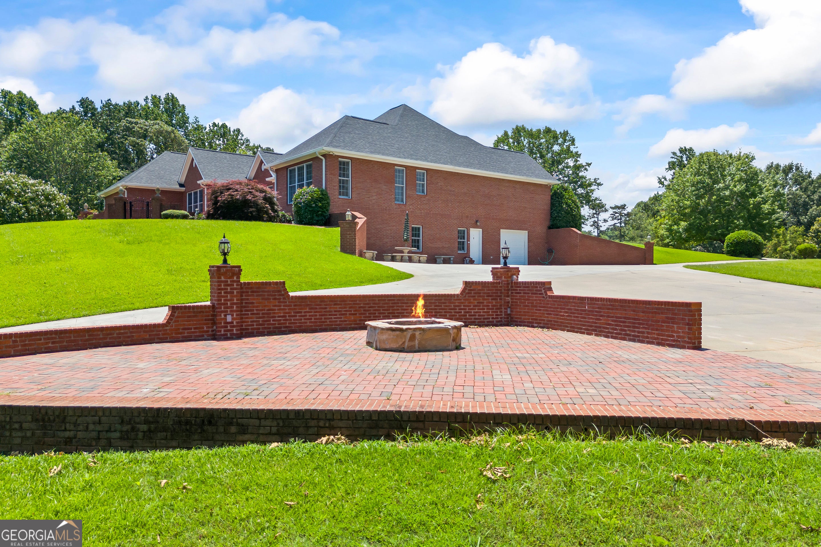 Lavonia, Georgia, 30553, United States, 5 Bedrooms Bedrooms, ,5 BathroomsBathrooms,Residential,Active,1862896