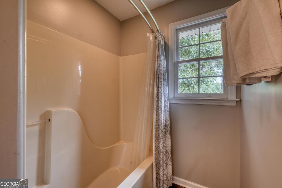 Blairsville, Georgia, 30512, United States, 4 Bedrooms Bedrooms, ,4 BathroomsBathrooms,Residential,Active,1926683