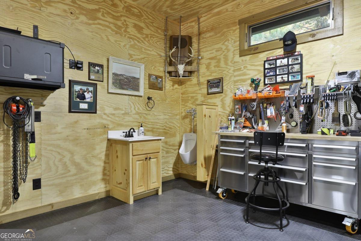 Talking Rock, Georgia, 30175, United States, 5 Bedrooms Bedrooms, ,5 BathroomsBathrooms,Residential,Active,1960178