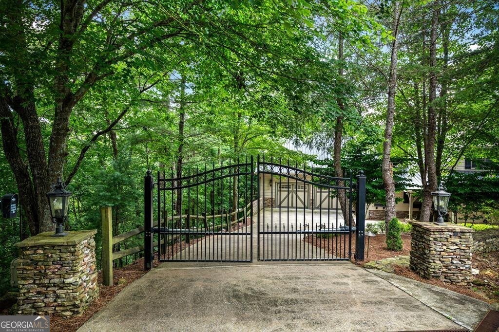 Ellijay, Georgia, 30536, United States, 4 Bedrooms Bedrooms, ,3 BathroomsBathrooms,Residential,Active,1863308