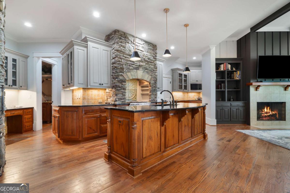 Big Canoe, Georgia, 30143, United States, 5 Bedrooms Bedrooms, ,5 BathroomsBathrooms,Residential,Active,1997601