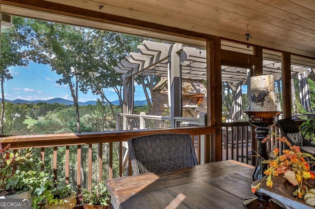 Ellijay, Georgia, 30536, United States, 4 Bedrooms Bedrooms, ,3 BathroomsBathrooms,Residential,Active,1863308