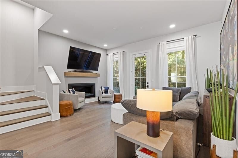 Atlanta, Georgia, 30308, United States, 3 Bedrooms Bedrooms, ,4 BathroomsBathrooms,Residential,Active,1969678