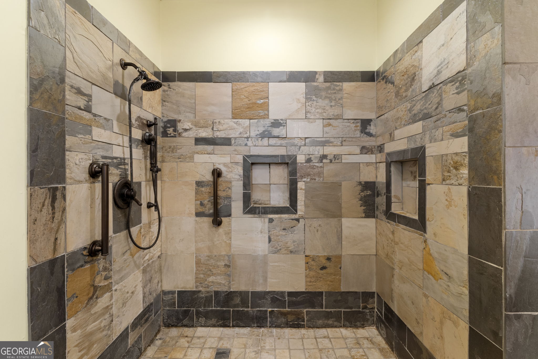 Clarkesville, Georgia, 30523, United States, 3 Bedrooms Bedrooms, ,4 BathroomsBathrooms,Residential,Active,2007020